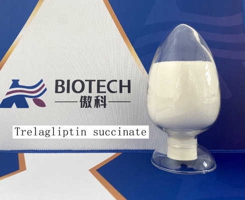 Succinate 1029877-94-8 de Trelagliptin blanc à la poudre cristalline blanche quasi C22H26FN5O6